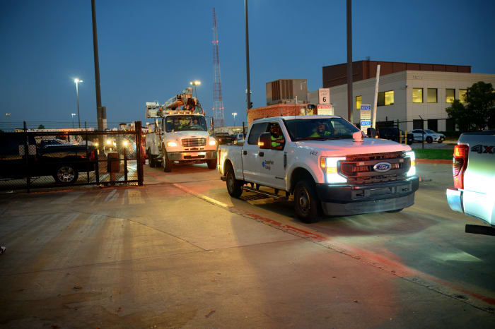 CenterPoint Energy pre-positioning crews, monitoring situation ahead of weekend weather threat