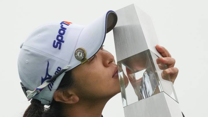 LPGA Tour: Sei Young Kim claims four-shot victorty a BMW Ladies Championship to end five