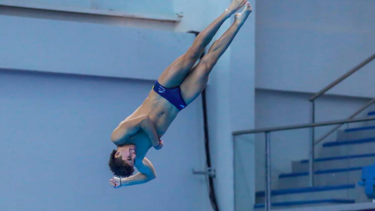 ¿Tras los pasos de Felipe Uribe? El clavadista Miguel Tovar se bañó de oro en el Sudamericano Juvenil de Brasil
