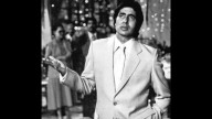 How Amitabh Bachchan Turned A Burn Injury Into An Iconic Hand