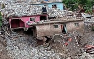Suman 44 muertos por lluvias
