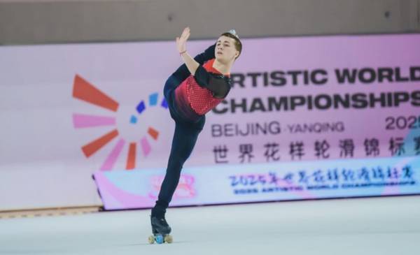 El patinador Juanse Rodríguez brilló en China y metió a la Argentina en el top 10 del Mundial