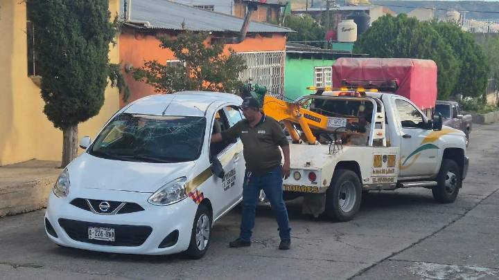 Choque-fuga en la colonia López Portillo deja a un taxista lesionado