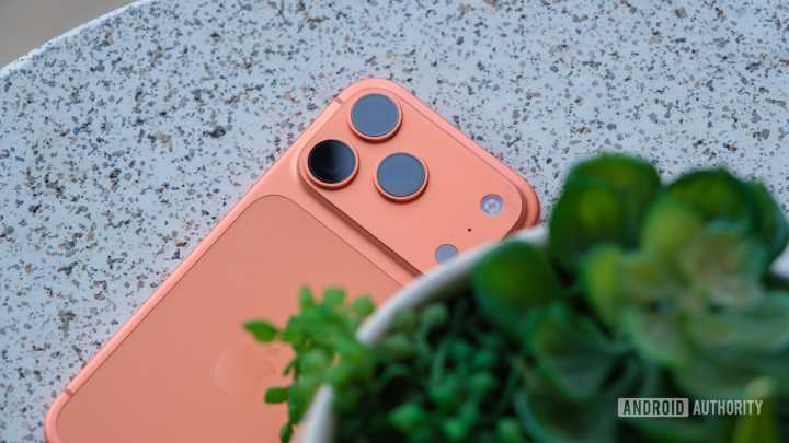 The iPhone 18 Pro could finally adopt Samsung’s old camera trick from the Galaxy S9