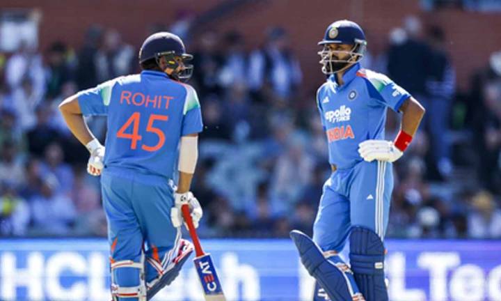 Karke dekho, mereko mat bolna: Stump mic captures Rohit and Iyer's debate over call for single