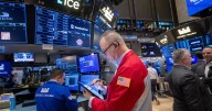 Wall Street ‘espera’ decisión de la Fed; Dow Jones sube 0.62%
