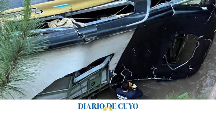 Tragedia en Misiones: ya son 8 las personas muertas en el accidente de colectivo de larga distancia que chocó y cayó a un arroyo