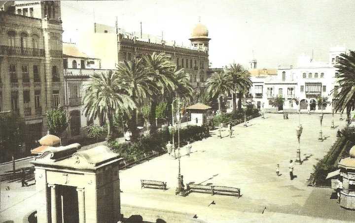 José Ponce Bernal traza una silueta dominguera y nos transporta como soñando a la Huelva de 1930