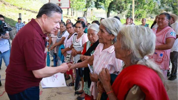 Lluvias en Hidalgo: Menchaca supervisa, atención a familias de la Otomí Tepehua