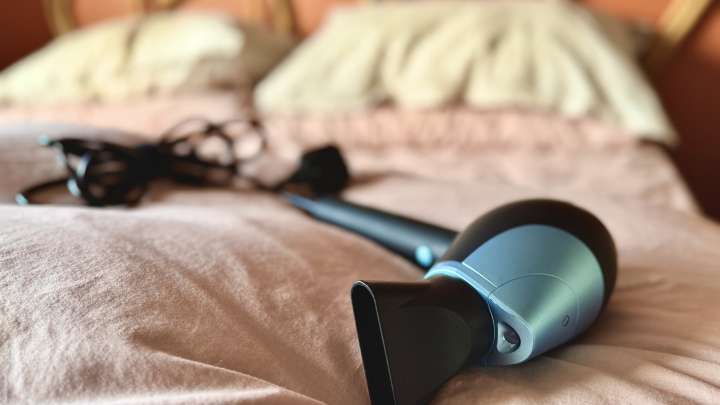 13 Creative Household Uses For A Hair Dryer That Have Nothing To Do With Hair