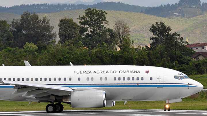 Avión presidencial habría tenido nuevos problemas durante el actual viaje de Gustavo Petro en Arabia Saudita tras ser incluido en la 'Lista Clinton'