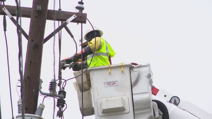 Lakewood, Barberton seek to intervene in state case on FirstEnergy reliability standards