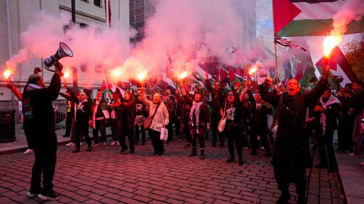 Pro-Palestinian protesters march to stadium before Norway's 5-0 World Cup qualifying win over Israel