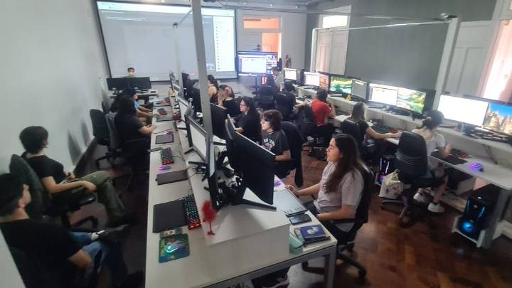 La comunidad de la ENERC rechaza el nuevo régimen de horas cátedra