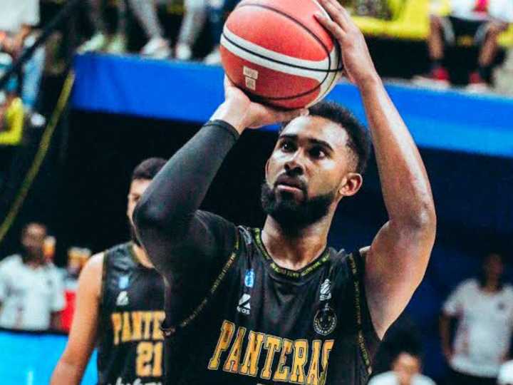 Enderson Alcalá se vestirá de espartano