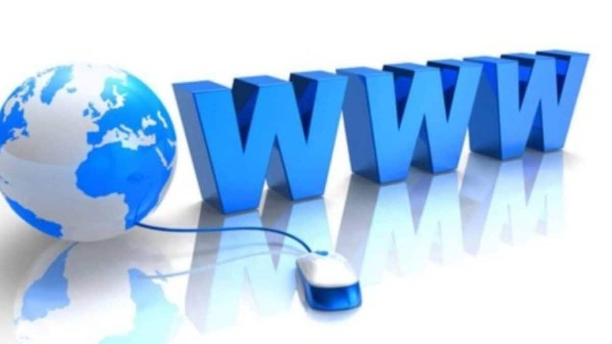 This Kapoor From Bollywood Was A True OG, He Discovered The Internet Before Most Of Us