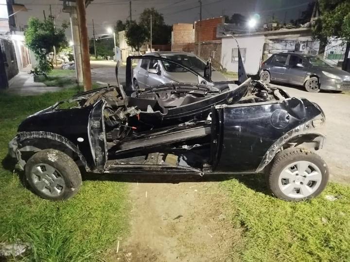 Desbaratan desarmadero clandestino en Bernal Oeste y detienen a un ex policía