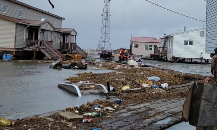 FOTOS: El desastre en Alaska tras azote de tifón