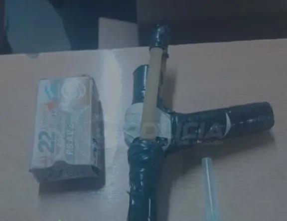 Demorado con un arma de fuego casera y municiones en Don Bosco III