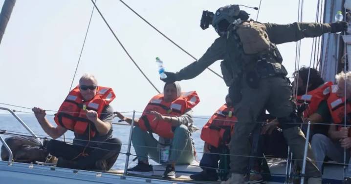 Al menos 22 activistas de la Flotilla detenidos por Israel están en huelga de hambre