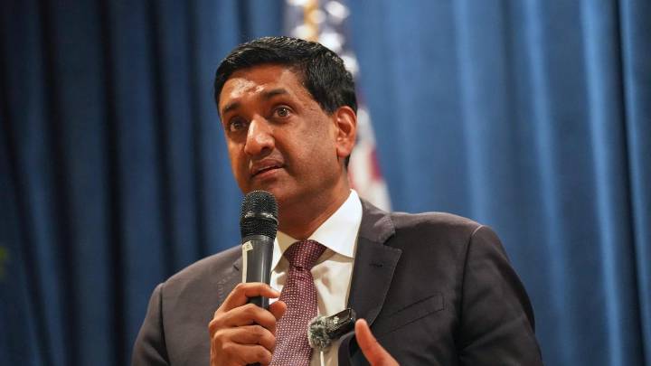 U.S. lawmakers urge Trump to end tariffs against India