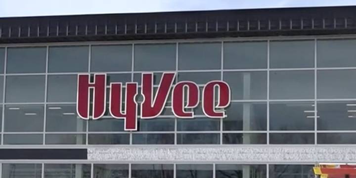Hy-Vee offers free kids’ meals, discounted dinners as food banks prepare for surge in government shutdown