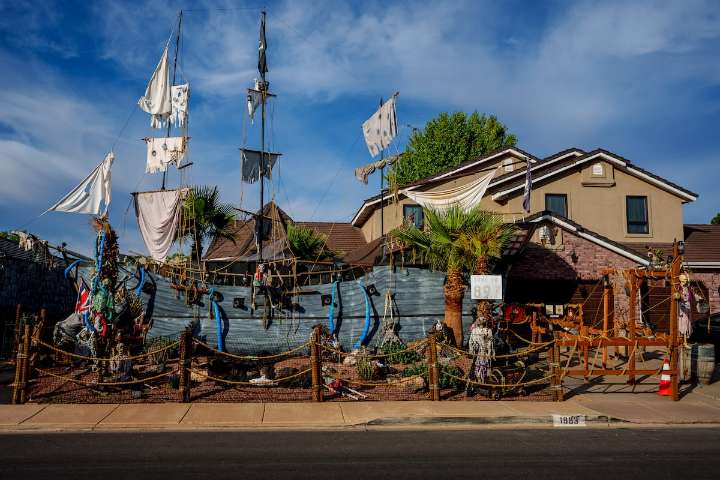 Haunted pirate ship in southern Utah brings delight to Halloween fans