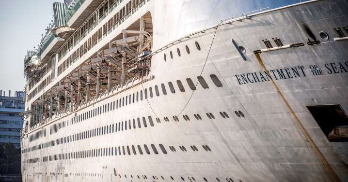 Cruise ship rescues group 'in distress' on raft off coast of Mexico