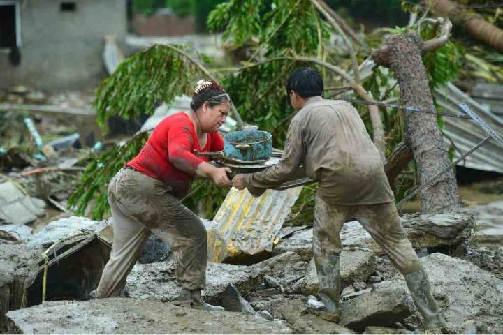 Van 72 muertos por las lluvias e inundaciones en cinco estados; aún hay 48 desaparecidas