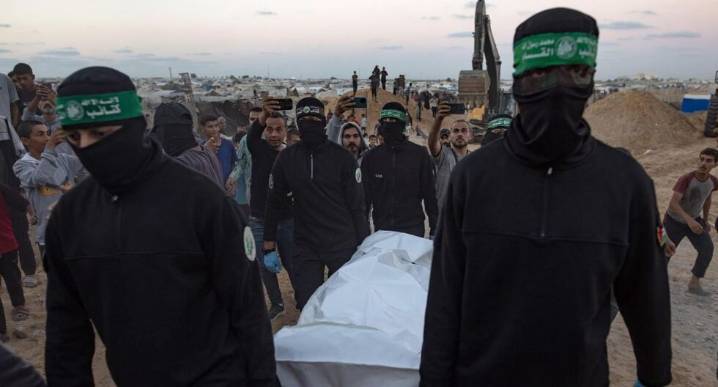 Hamás decide aplazar entrega de un cadáver a Israel debido a "violaciones" alto el fuego