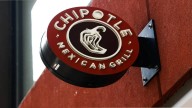 Acciones de Chipotle caen 15% tras nuevo recorte de previsiones de ventas
