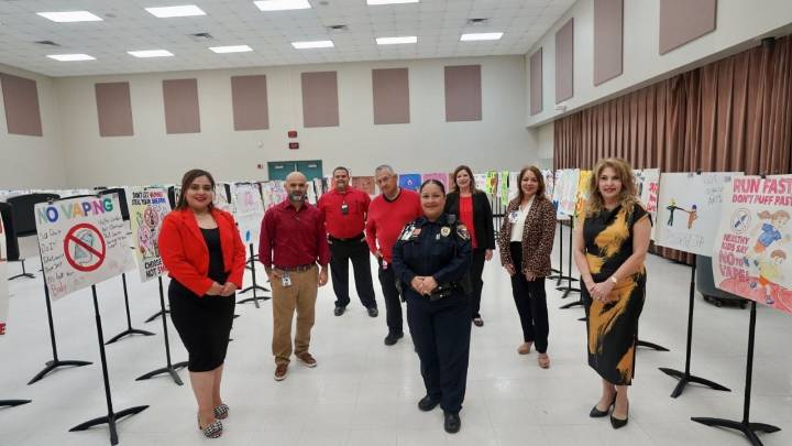 Celebran en Laredo el concurso anual de carteles contra el vapeo; hay seis ganadores