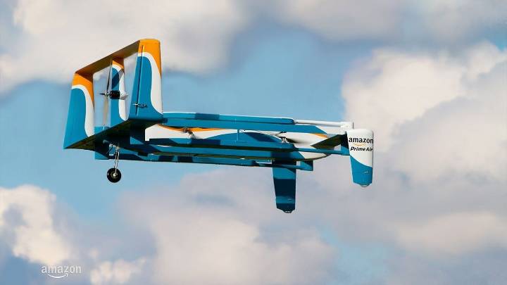 Crane collision sends 2 Amazon drones crashing in Tolleson