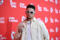 Patrick Mahomes’ Family Reunites at QB’s Restaurant, Criticized for Food Quality Amidst the backlash of Patrick Mahomes and Travis Kelce's steakhouse, the Mahomes family is spending some quality time 