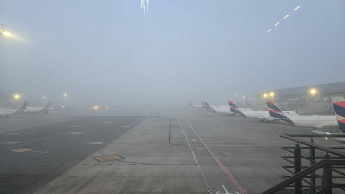 Fuerte niebla densa provocó varios retrasos y cancelaciones de vuelos en el Aeropuerto El Dorado, en Bogotá: este es el panorama