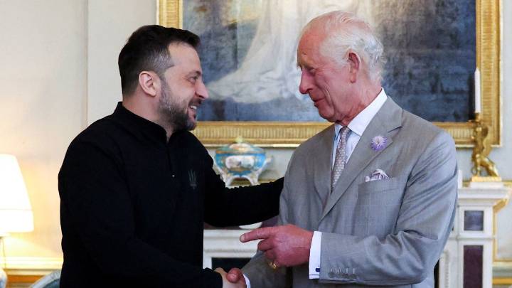 King Charles hosts President Volodymyr Zelenskyy after returning from royal visit