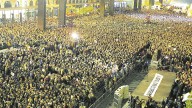 Grandes protestas en la plaza del Pilar de Zaragoza: la reivindicación de derechos y de paz
