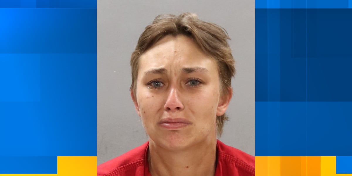 Knoxville woman charged after hitting child in the face twice in parking lot, court records say