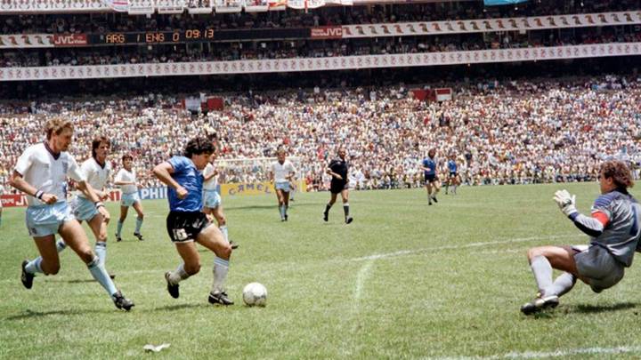 El Banco Central lanzó una moneda en homenaje al "Gol del Siglo" de Maradona: cómo comprarla