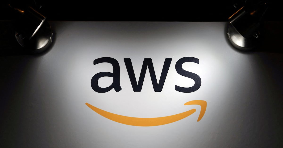 Amazon trabaja en la interrupción global de Amazon Web Services que afecta a Fortnite, ChatGPT y Perplexity