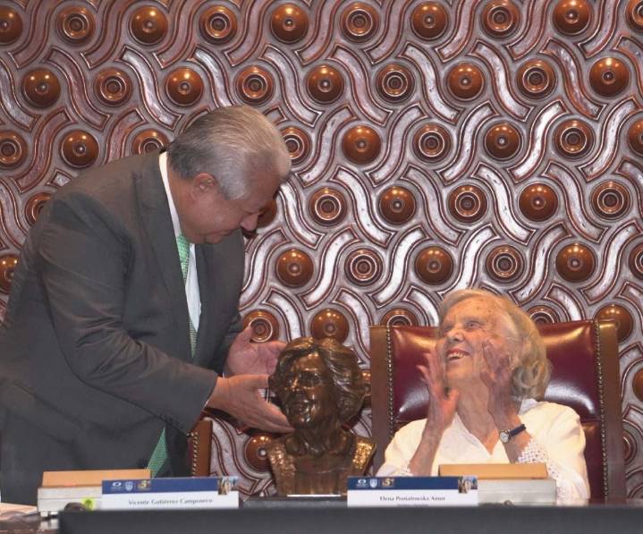 Canaco rinde homenaje a Elena Poniatowska