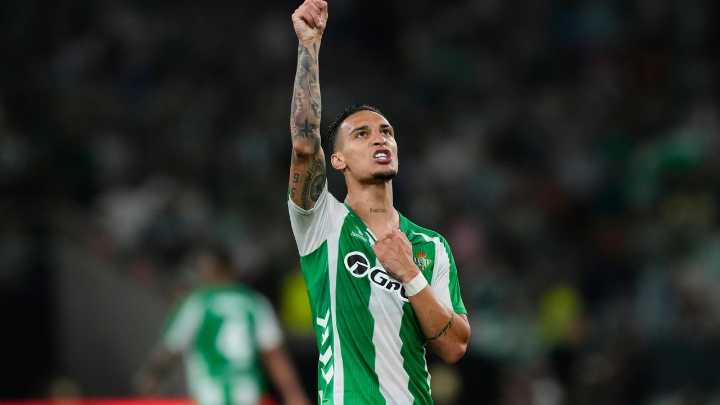 La amenaza que acecha a los clubes de LaLiga: “El fichaje de Antony por el Betis desaparecería”