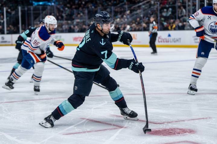 Deadspin | Ex-Oiler Jordan Eberle scores twice in Kraken victory
