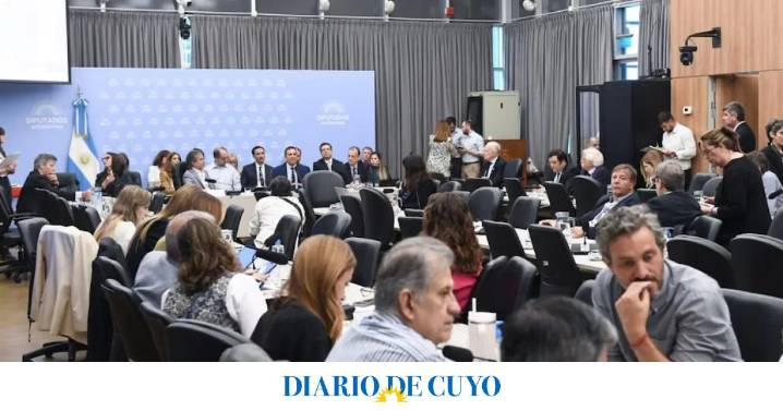 El Gobierno incluirá en el Presupuesto 2026 una reforma laboral con convenios subas por empresa