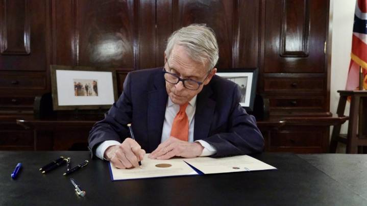 Gov. Mike DeWine signs executive order providing up to $25M in food assistance as federal SNAP halt nears