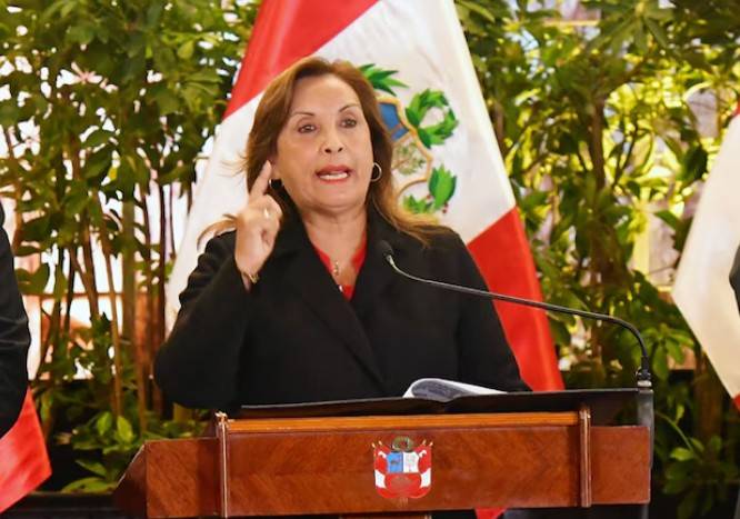Dina Boluarte “No abran esos mensajes extorsivos”