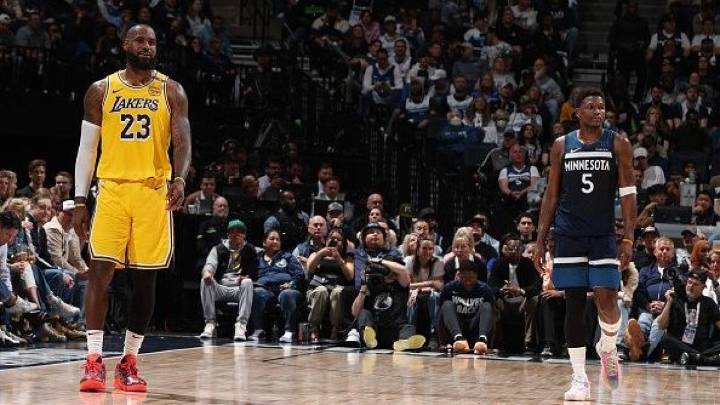 Lakers fan says he was duped into buying pricey tickets by LeBron James' ‘Second Decision'