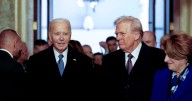 ¿Trump ahora va por Biden? Acusa fraude en elección presidencial de 2020 y exige investigar su triunfo