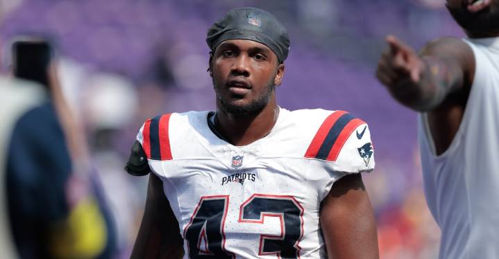 Rookie Bradyn Swinson ‘blossoming into a good football player’ on the Patriots practice squad