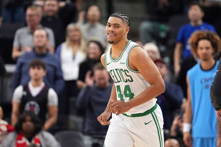 Former Boston Celtics guard makes roster with Pelicans